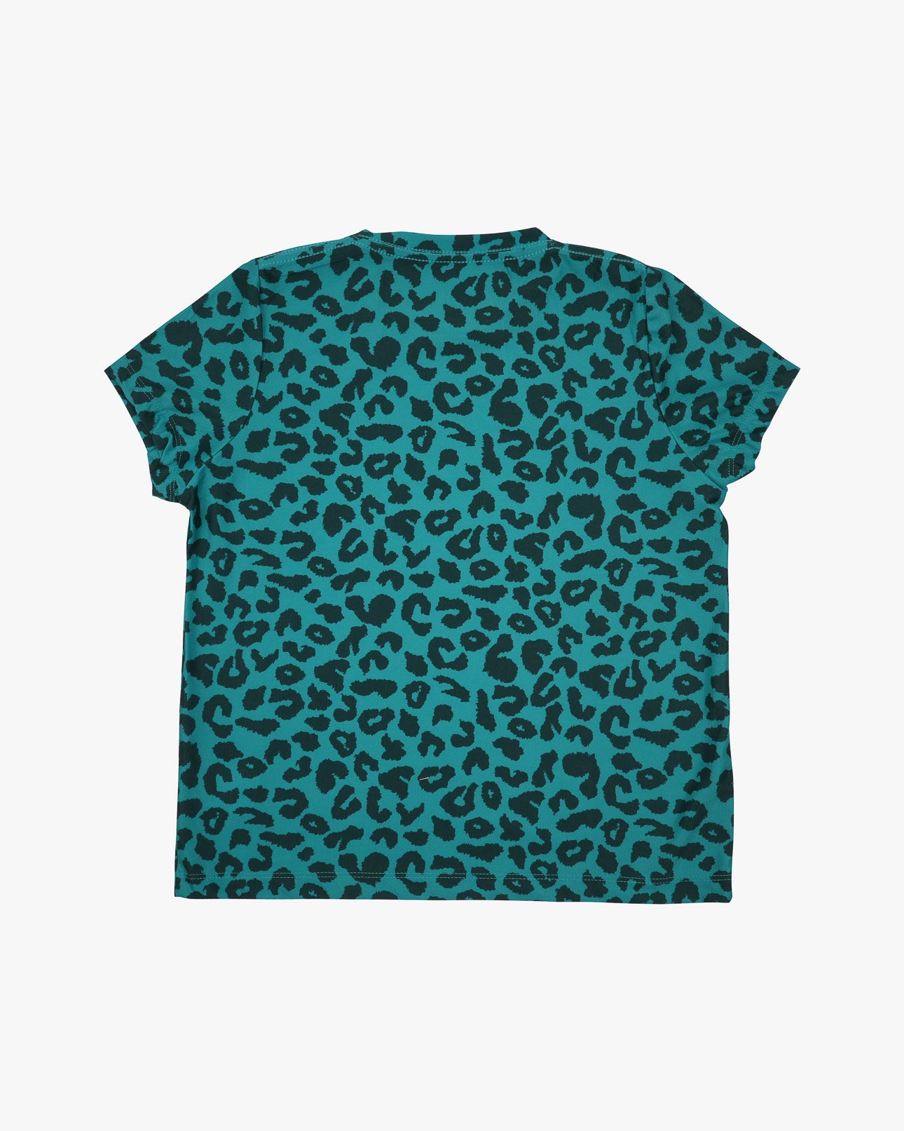 Das Aina Kinder UV-Shirt von Main Design besticht durch einen türkisfarbenen Hintergrund mit schwarzem Leopardenmuster und bietet LSF 50+ Schutz. Die Rückseite auf weißem Hintergrund betont den schnelltrocknenden Stoff und die kurzen Ärmel.