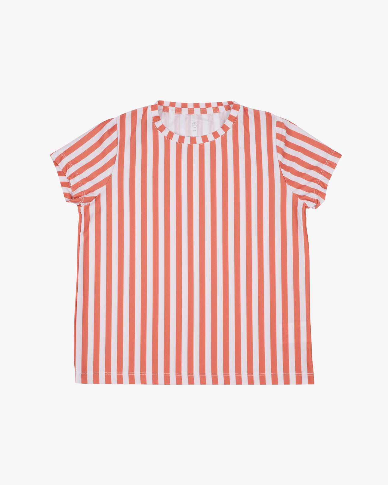 Das Aina Kinder UV-Shirt von Main Design bietet mit seinen rot-weißen Längsstreifen Stil und Sonnenschutz. Hergestellt aus nachhaltigem Stoff bietet es LSF 50+ und ist somit eine sichere Wahl für Kinder.