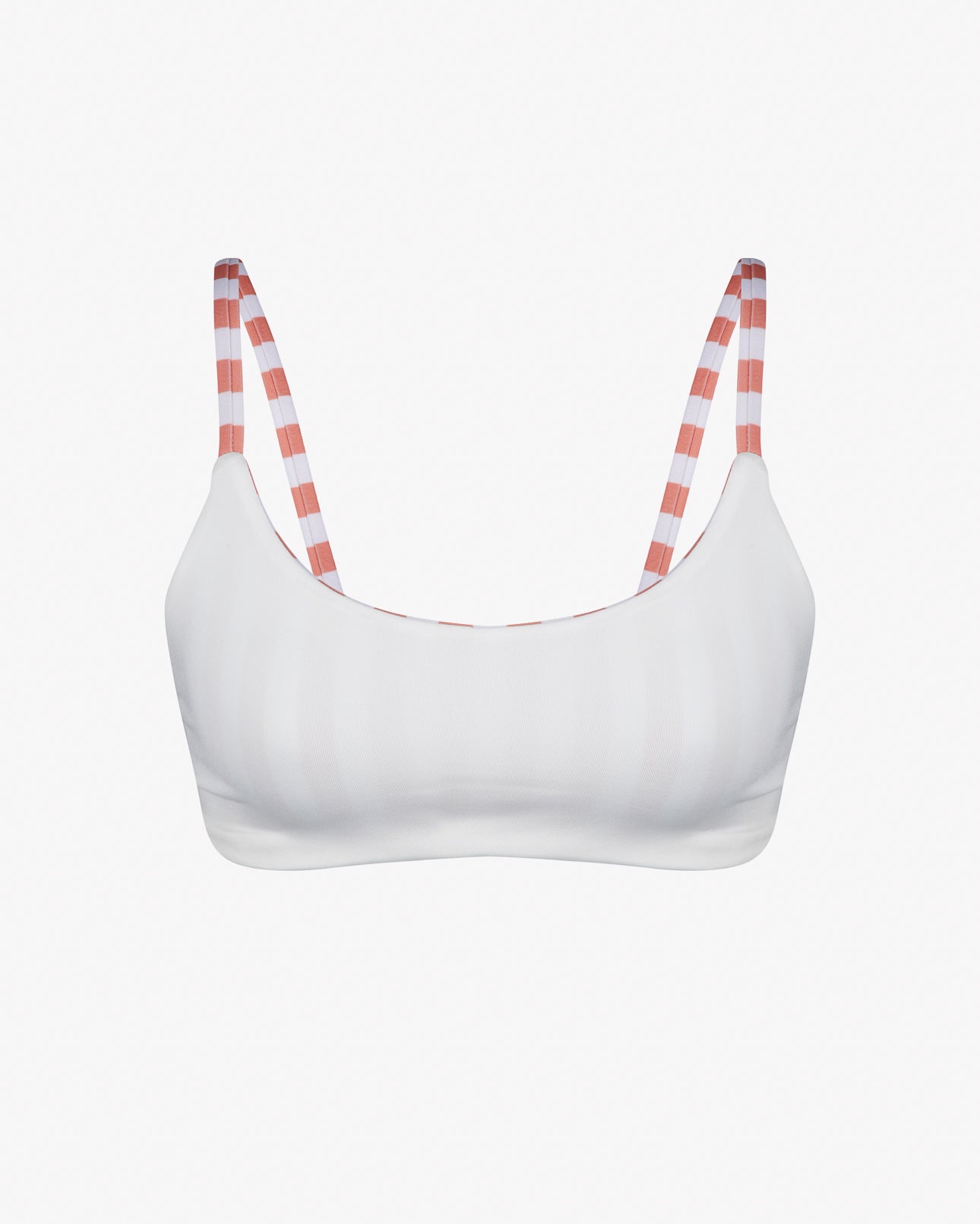Das Sassy Bikini Oberteil reversibel von Main Design ist ein weißes Bralette mit rot-weiß gestreiften Schulterträgern aus chlorresistenter Stoff auf schlichtem Untergrund.