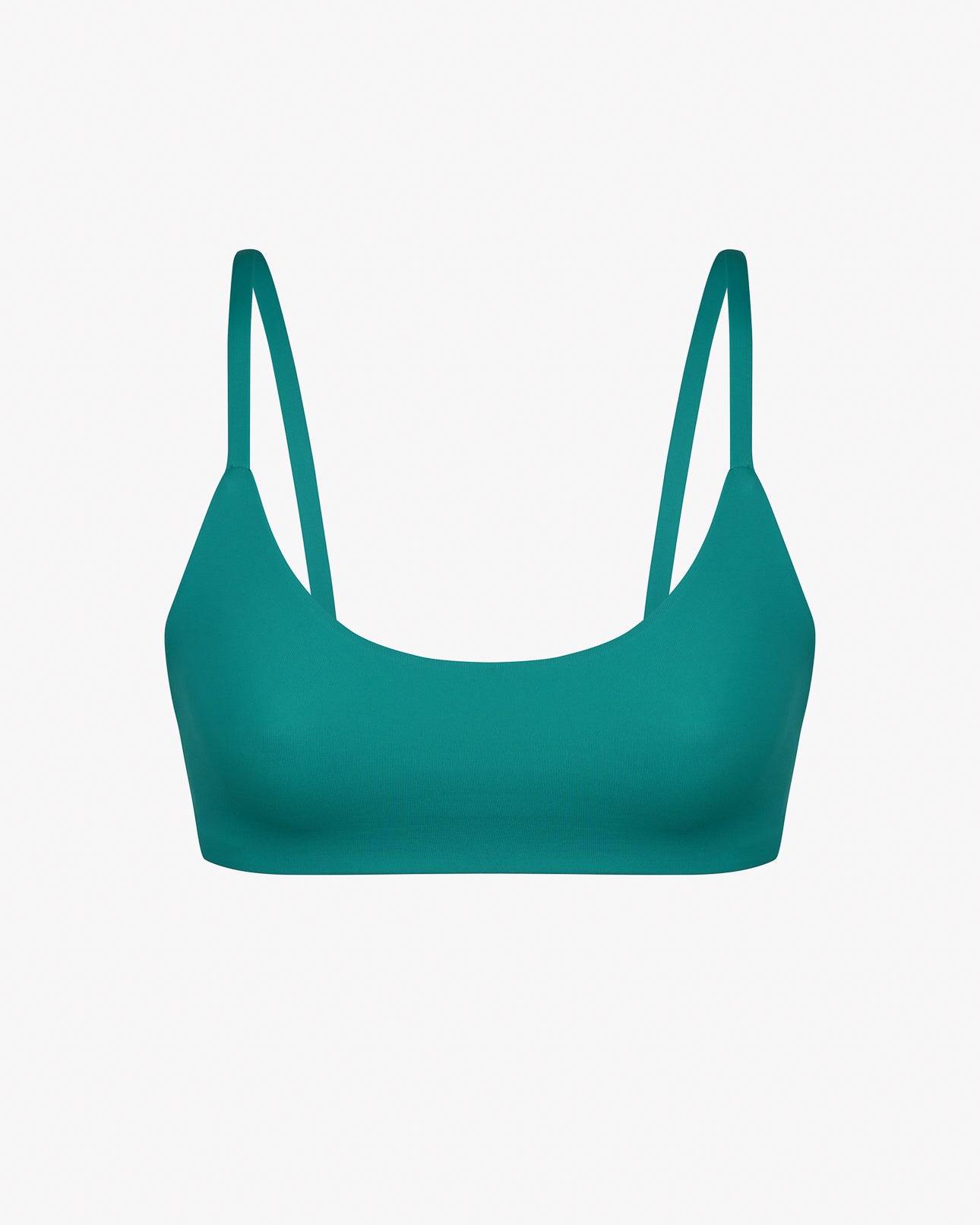 Das Sassy Bikini Oberteil Reversibel von Main Design ist ein blaugrünes Bralette-Oberteil mit dünnen Trägern und nahtloser Verarbeitung, gefertigt aus nachhaltigen Recyclingmaterialien, hier auf einem schlichten weißen Hintergrund abgebildet.