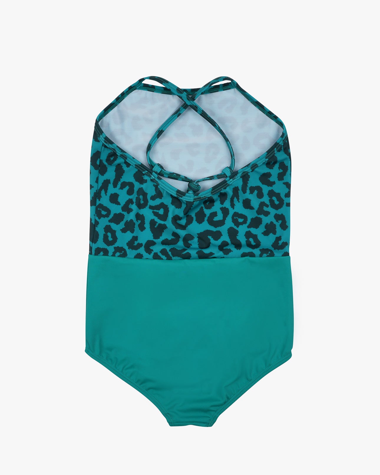 Der Main Design Lena Mädchen Badeanzug besticht durch ein blaugrün-schwarzes Leopardenmuster mit überkreuzten Trägern und einem einfarbig blaugrünen Unterteil aus recycelten Materialien. Auf weißem Hintergrund bietet er LSF 50+ für sicheren Sonnenspaß.