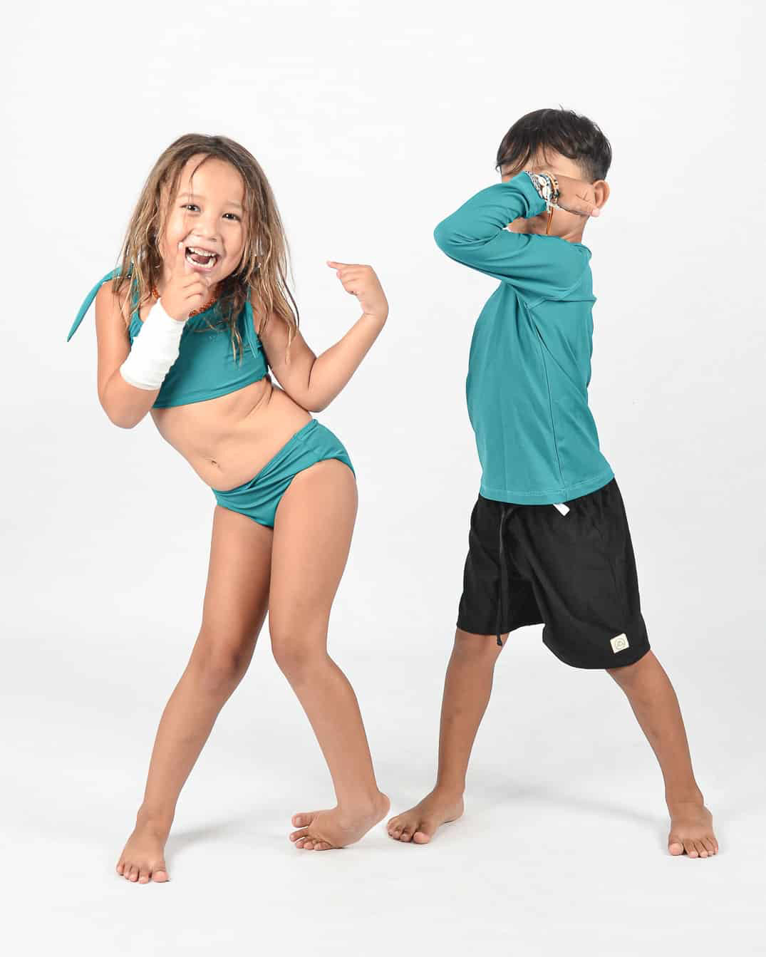 Mia Girl Bikini in deep sea