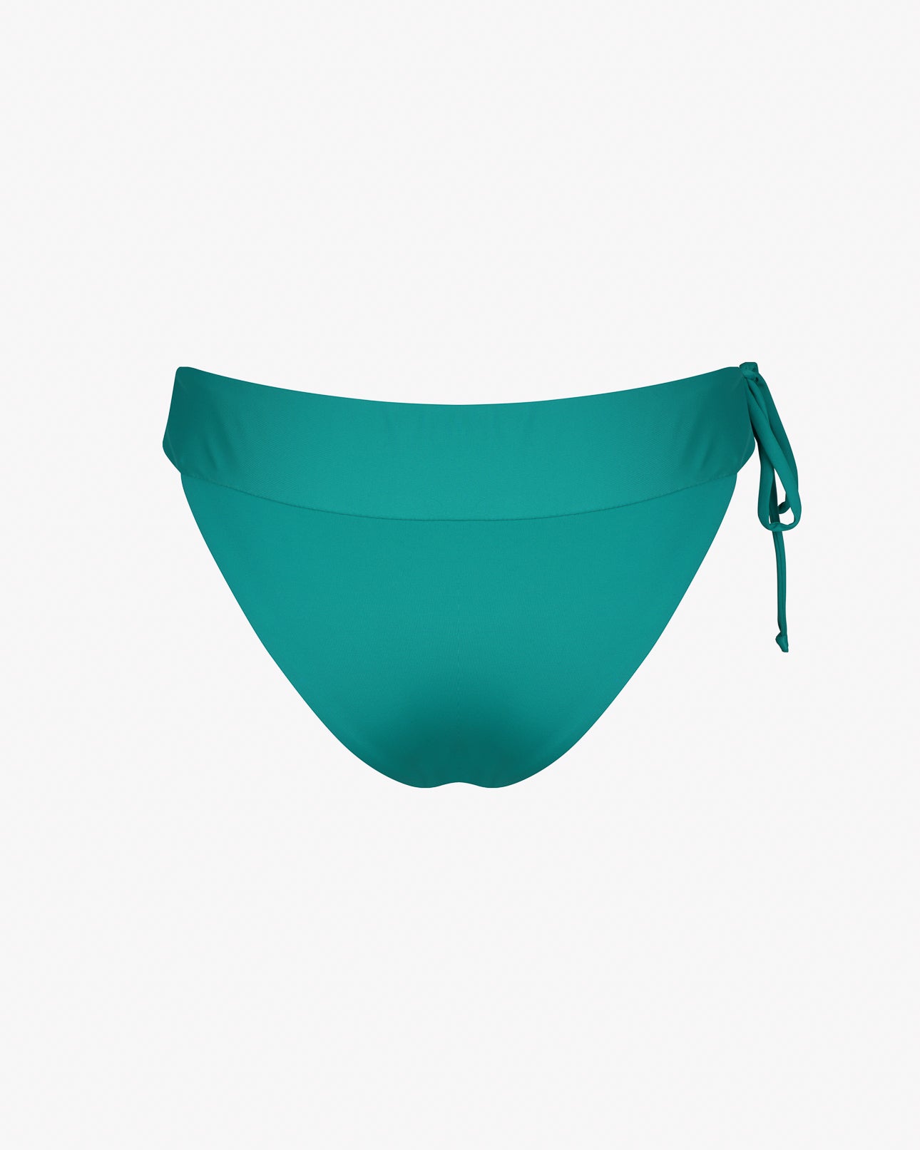 Die Serene Surf Bikinihose von Main Design sticht durch ihren glatten, türkisfarbenen Stoff und die kleine Schleife auf der rechten Seite hervor, die für eine dezente Verzierung sorgt. Hergestellt aus recycelten Materialien, ist sie eine umweltfreundliche Wahl ohne Kompromisse beim Stil.