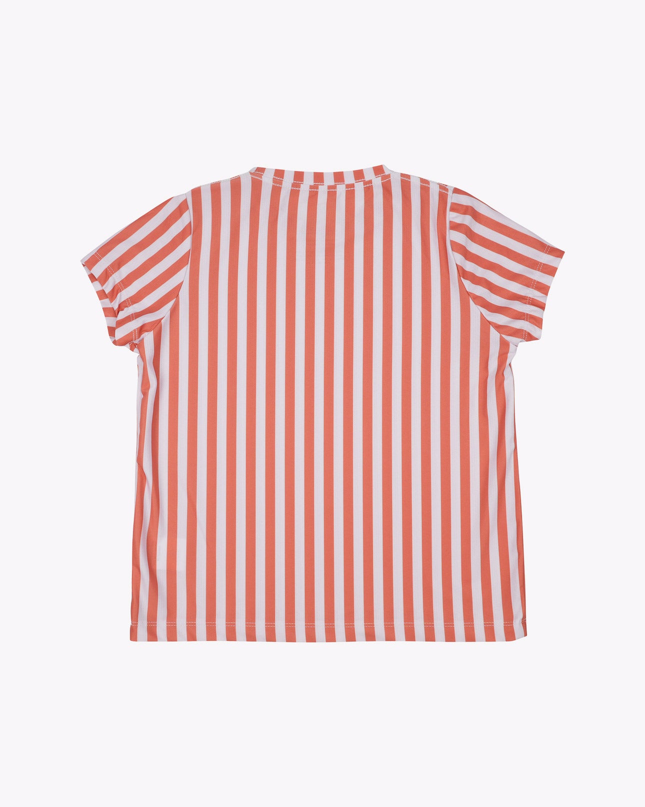 Das Aina Kinder UV-Shirt von Main Design besticht durch rot-weiße Längsstreifen auf schlichtem weißem Grund und ist aus nachhaltigem Stoff gefertigt. Flach gelegt und von hinten betrachtet ist dieses kurzärmelige T-Shirt perfekt für sonnige Tage.