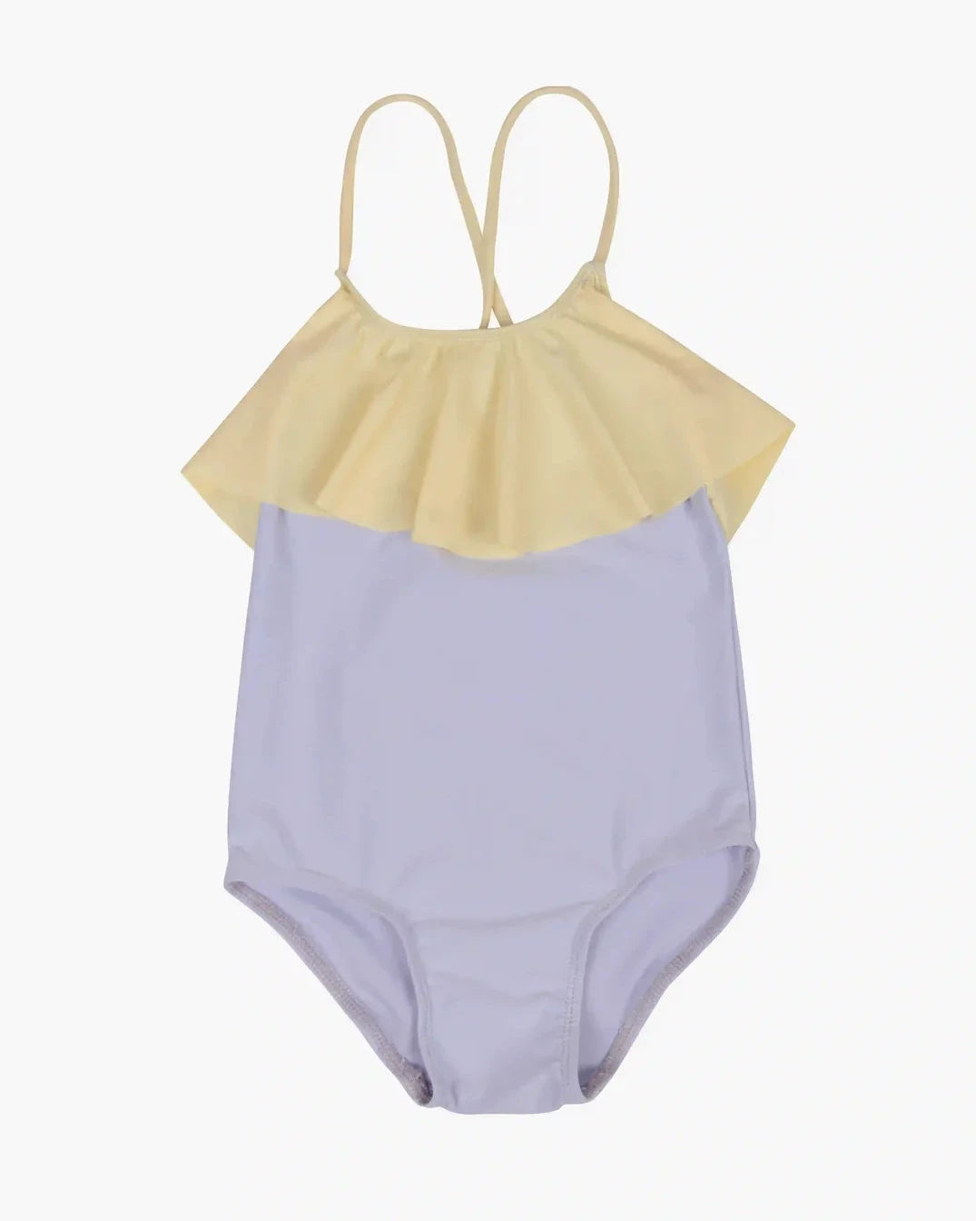 Beschreibung: Der Ava Mädchen Badeanzug von Main Design verfügt über dünne, verstellbare Träger. Der obere Teil ist hellgelb mit einem Rüschenbesatz, der sich über die Brust erstreckt, während der untere Teil helllila gehalten wird. Die Träger kreuzen sich hinten in einer schlichten „X“-Form.