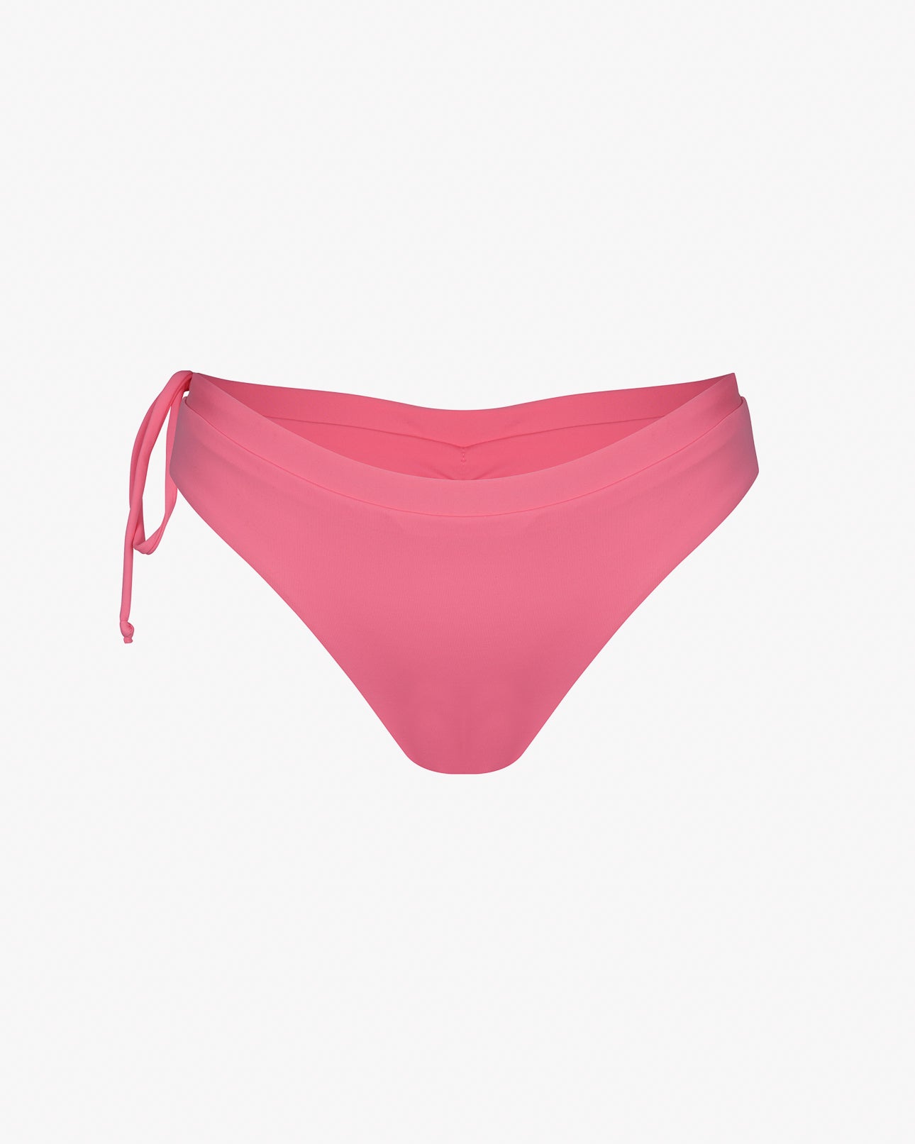 Die Blush Surf Bikinihose von Main Design verfügt über eine seitliche Schleife auf schlichtem weißem Hintergrund, ist aus chlorbeständigem Stoff gefertigt und bietet mit LSF 50+ hervorragenden Sonnenschutz.