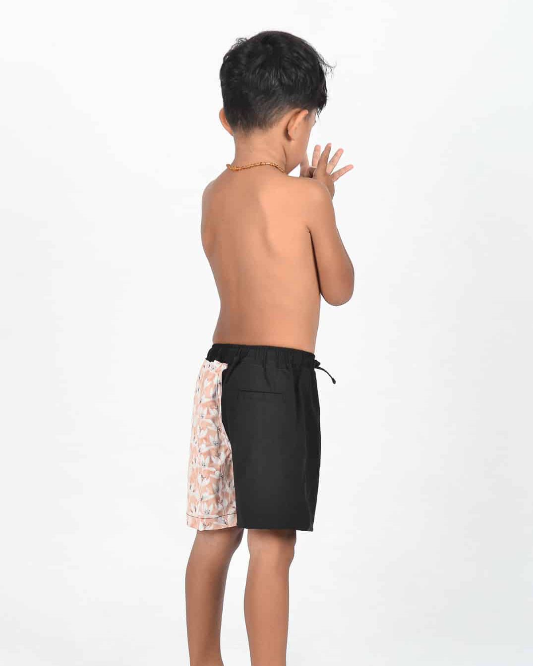 Lean Boy Boardshorts in black-flowers