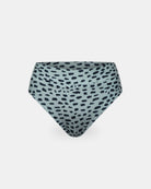 Alice Bikini Hose von Main Design aus recycelten Materialien mit hoher Taille, hellgrauer Basis und unregelmäßigem schwarzen Punktmuster, präsentiert vor weißem Hintergrund.