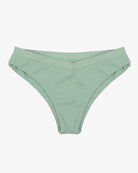 Ein Paar mintgrüne Ember Bikinihosen mit schlichtem und einfachem Design. Der aus recycelten Materialien gefertigte Bund weist ein dezentes V-förmiges Vorderdetail auf, das dem insgesamt schlichten und minimalistischen Erscheinungsbild einen Hauch von Eleganz verleiht. Der nahtlose Stoff wirkt glatt und bequem. Dies ist Teil der Kollektion von Main Design.