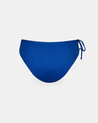 Die Main Design Tide Surf Bikini Hose zeichnet sich durch eine leuchtend blaue Farbe, einen minimalistischen Stil und einen verstellbaren Kordelzug auf einer Seite aus, der vor einem schlichten weißen Hintergrund gezeigt wird.