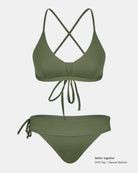 Olivgrünes Drift Surf Bikini Oberteil von Main Design mit kreuzförmigem Rückenausschnitt und hochtaillierter Hose mit seitlichen Bändern, gefertigt aus nachhaltigen Materialien. Ecktext: "Besser zusammen Drift Top | Serene Bottom.