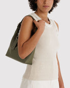Nachhaltiges BAGGU Mini Recycled Leather Shoulder Bag Tasche black,  Main Design
